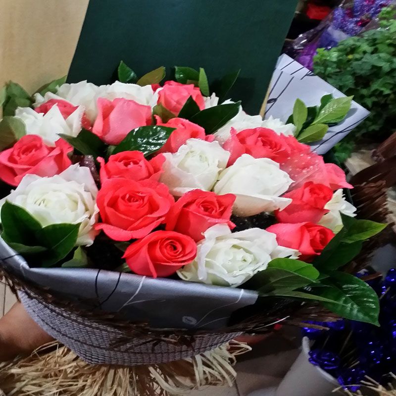21朵玫瑰加配草高档包装-绿雅鲜花店花店-花娃